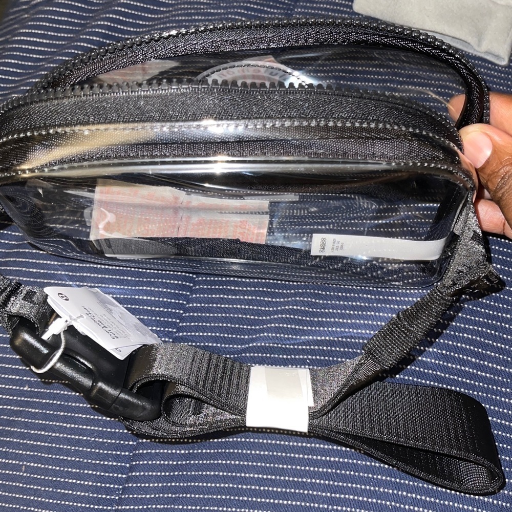lululemon Black Transparent Belt Bag 1L NWT STADIUM READY !! - Picture 7 of 8